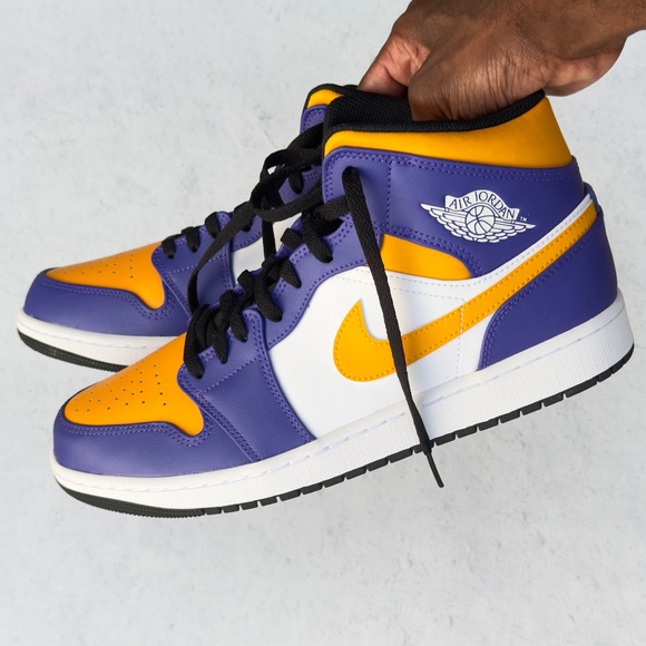 AJ 1Mid lakers colorway - Picture 6 of 8